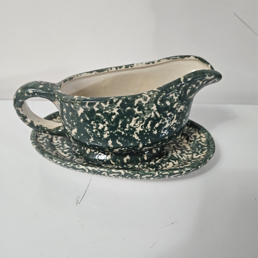 Vintage Handcrafted Gravy Boat With Drip Tray! - Picture 4 of 4